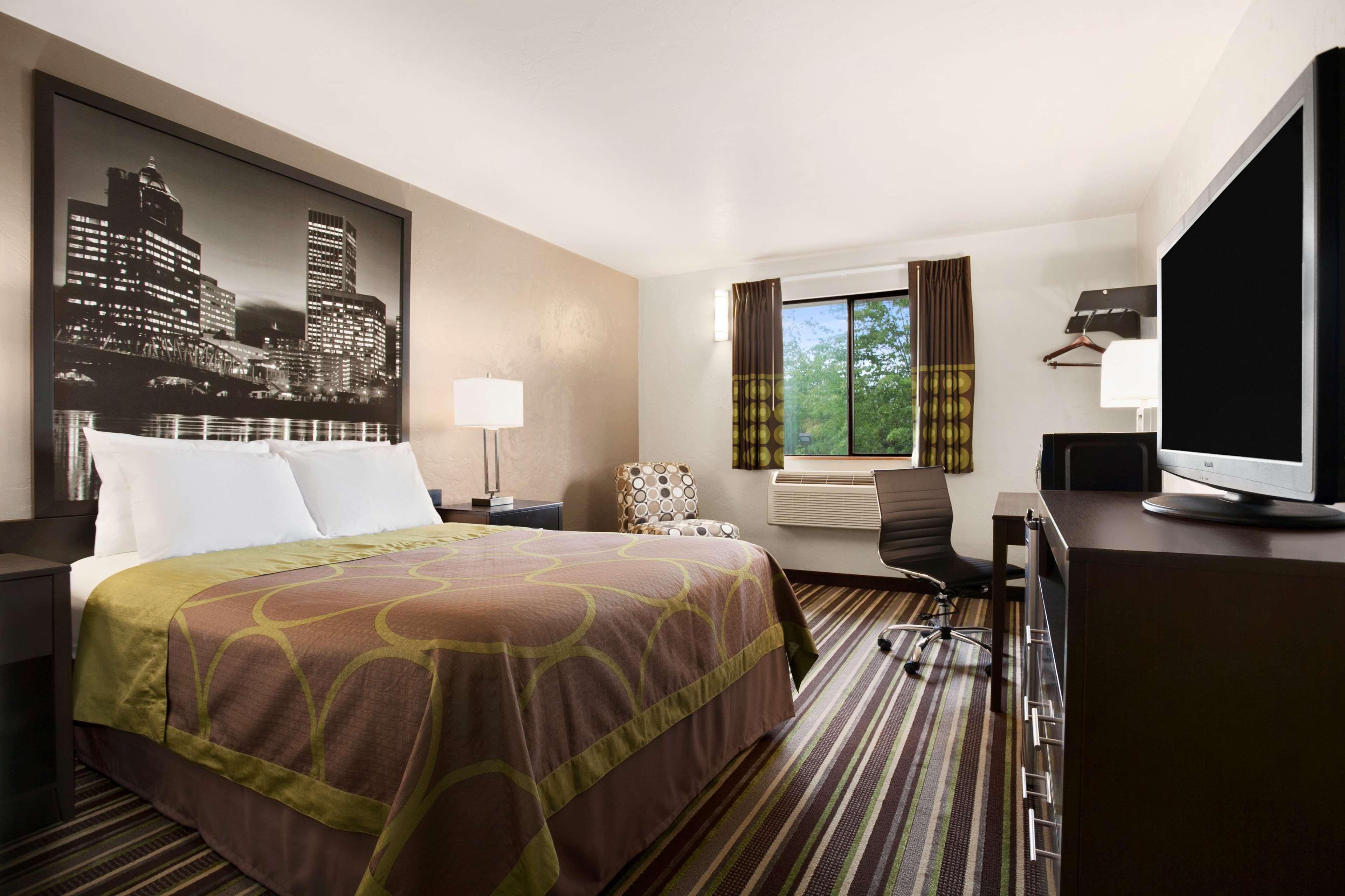 Hotel Super 8 By Wyndham Portland Airport Zewnętrze zdjęcie