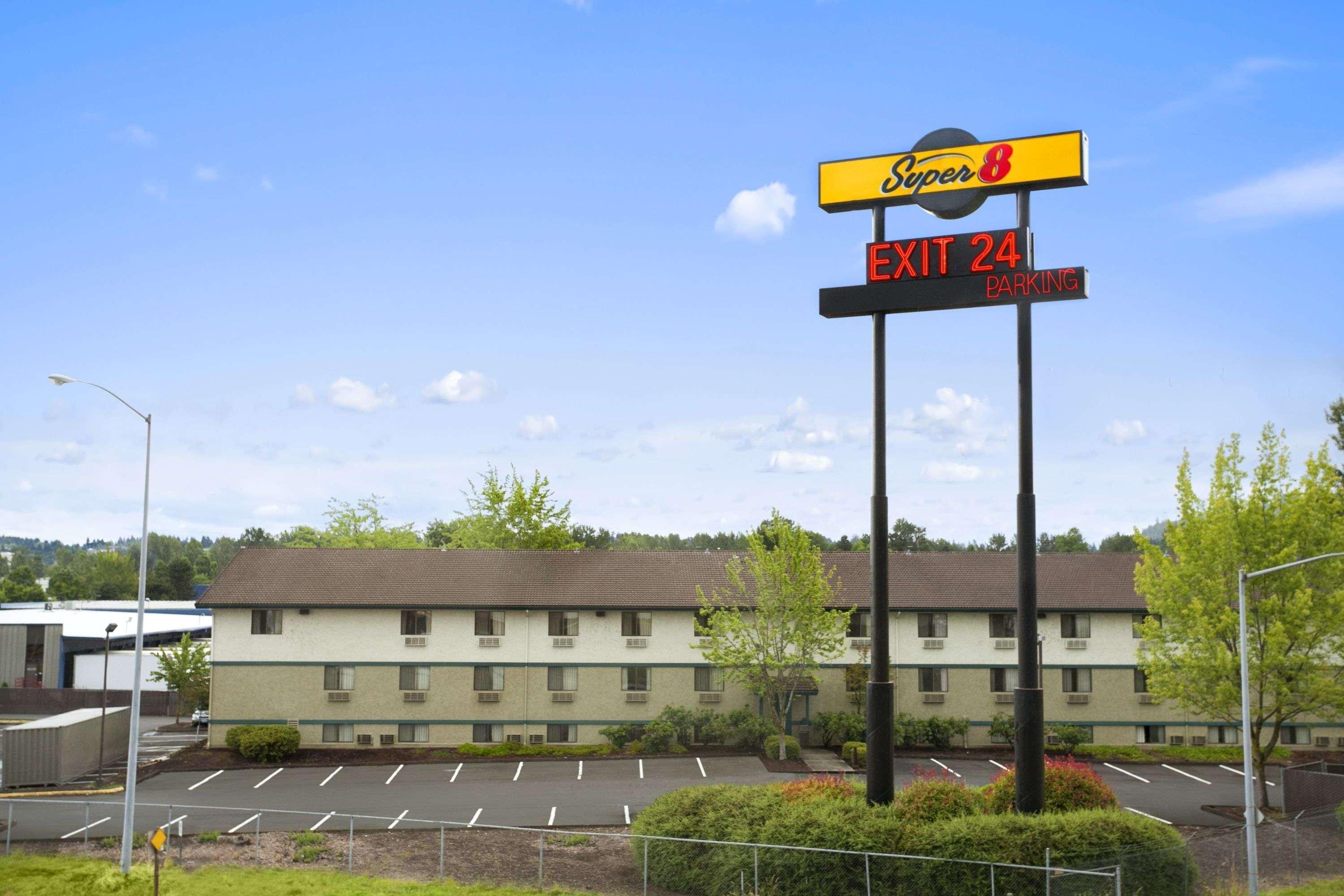 Hotel Super 8 By Wyndham Portland Airport Zewnętrze zdjęcie