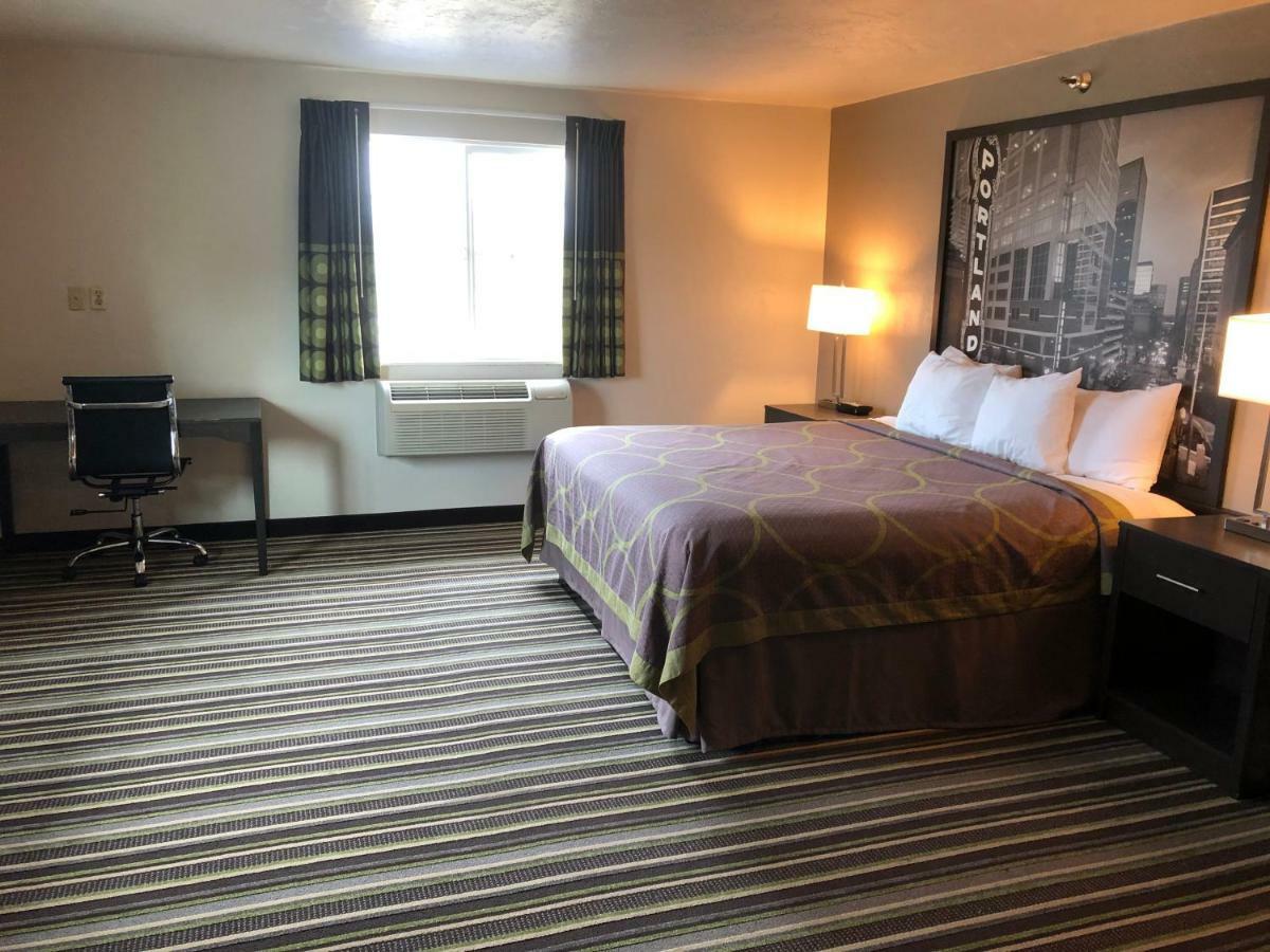 Hotel Super 8 By Wyndham Portland Airport Zewnętrze zdjęcie